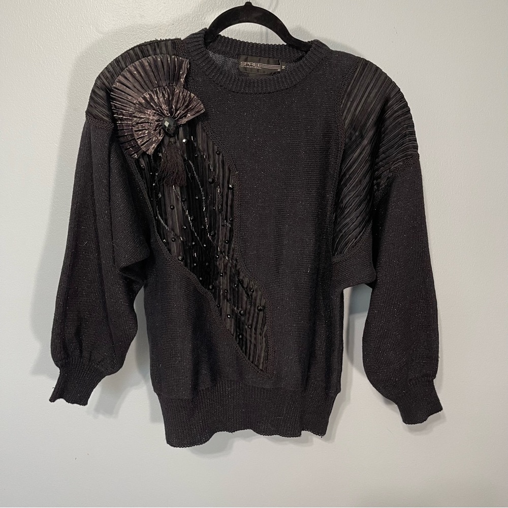 Spree International. Size M Black Pullover Vintage Sweater.